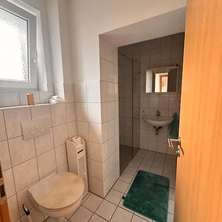 Und Monteure شقة *