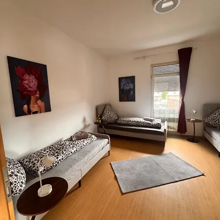 شقة Und Monteure *