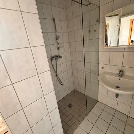 Und Monteure * イーザーローン