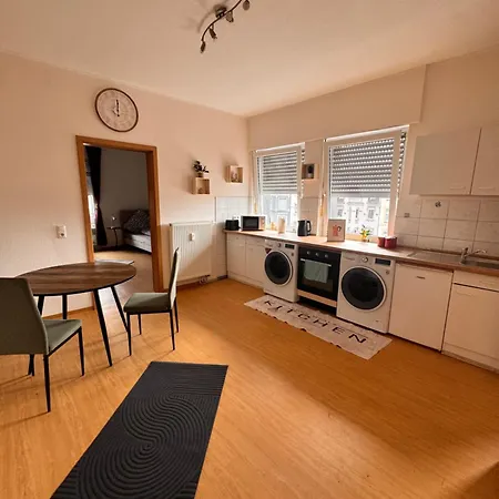 شقة Und Monteure *