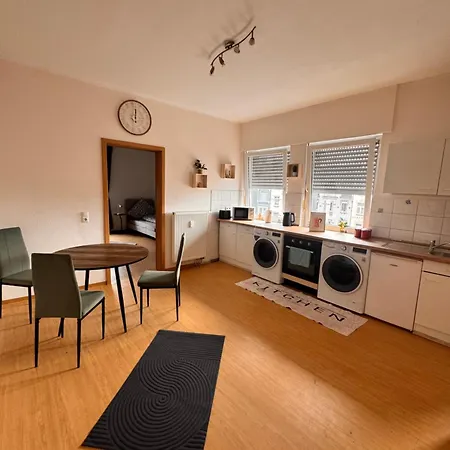 アパート Und Monteure イーザーローン